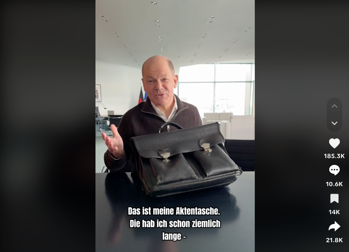 Ein Bild, das Text, Menschliches Gesicht, Person, Screenshot enthält.

Automatisch generierte Beschreibung